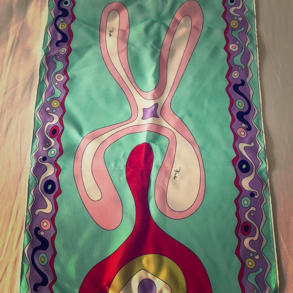 *Last Weekend on Posh* NWT. Pucci Scarf.